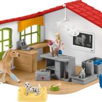 Schleich Farm World veterinary practice with pets